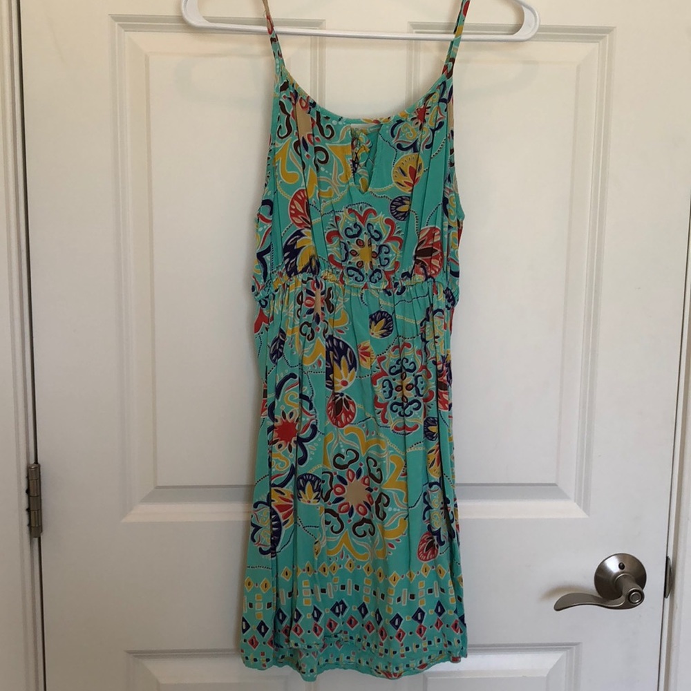 Super cute on dress!